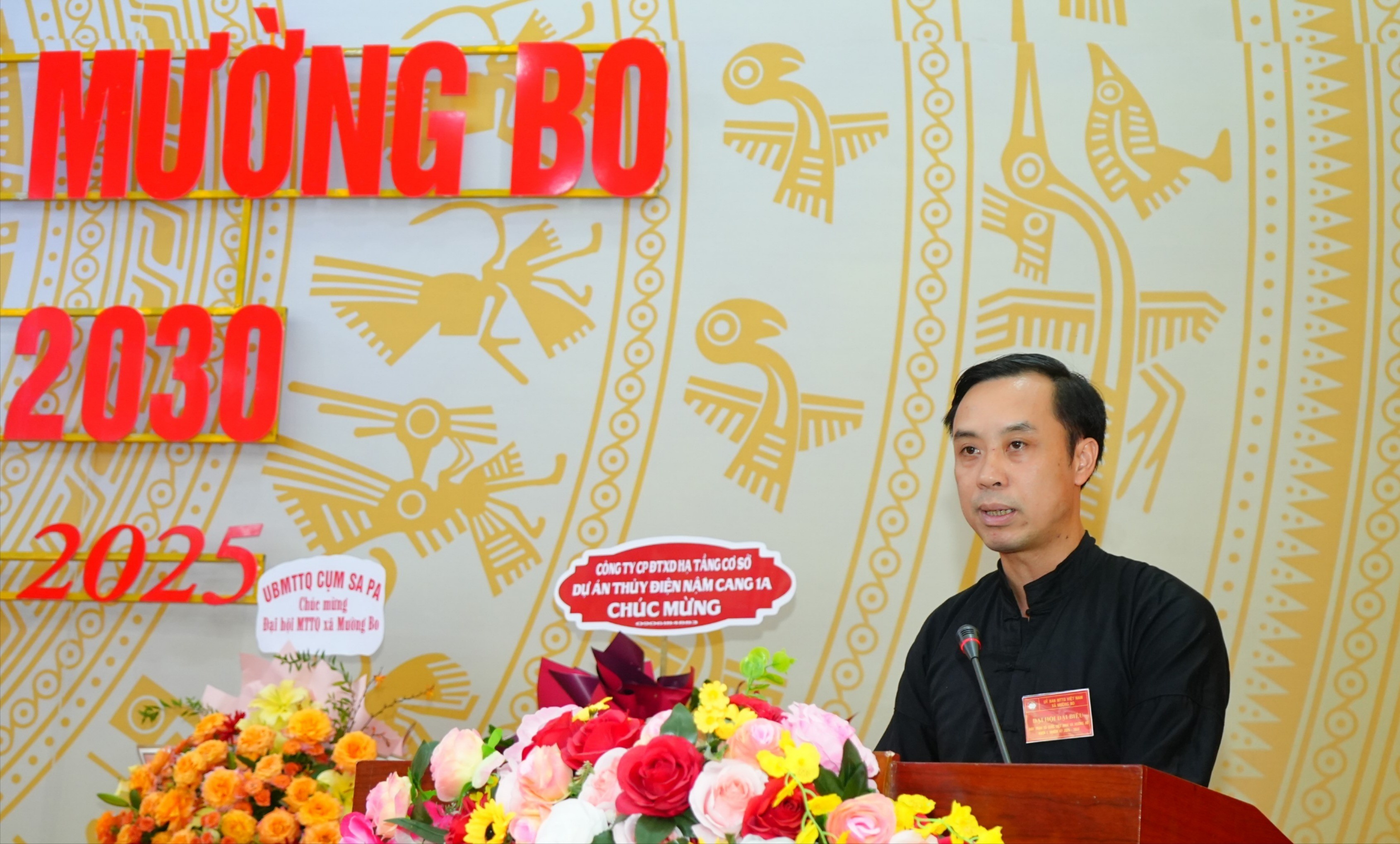 Ông Hoàng Văn Phang – Chủ tịch Uỷ ban MTTQ Việt Nam xã Mường Bo phát biểu tại đại hội. dsc03644-3202.jpg
