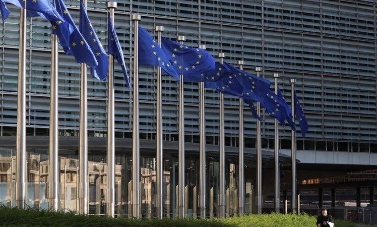 Cờ Liên minh châu Âu tại trụ sở Ủy ban Châu Âu ở Brussels, Bỉ. eu-1656.jpg