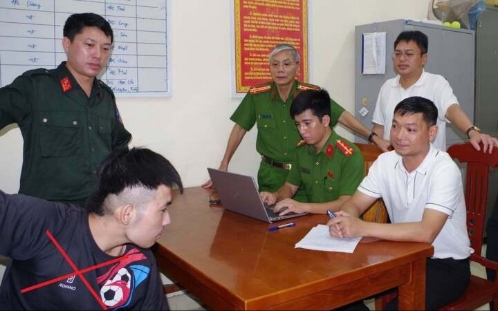 Công an tỉnh Ninh Bình lấy lời khai của Đỗ Đức Minh. dam-dao-1-2403.jpg