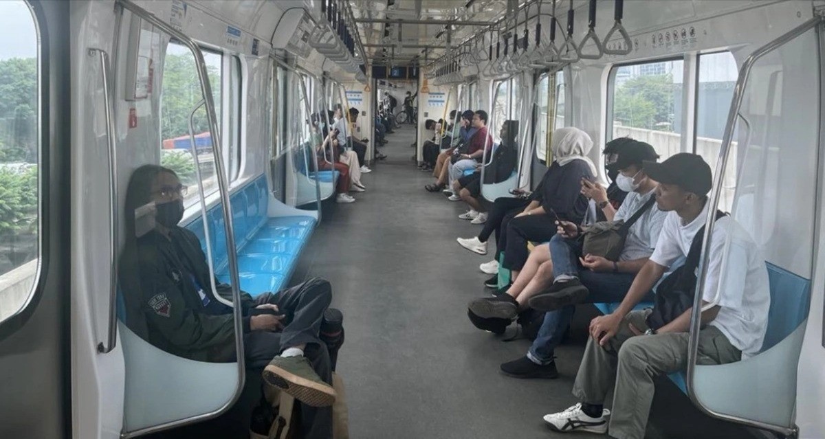 Tàu điện tại một nước Đông Nam Á. 12-7-singapore-tau-4635-5478.jpg