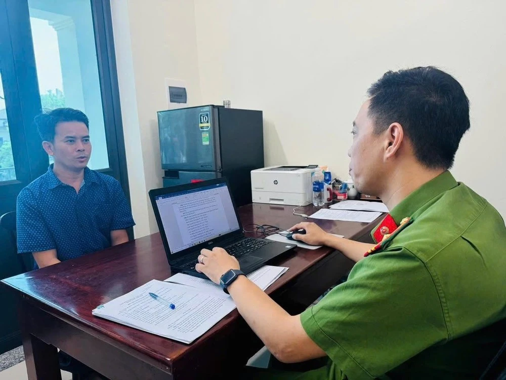 Cơ quan điều tra làm việc với ông Nguyễn Văn Mạnh.