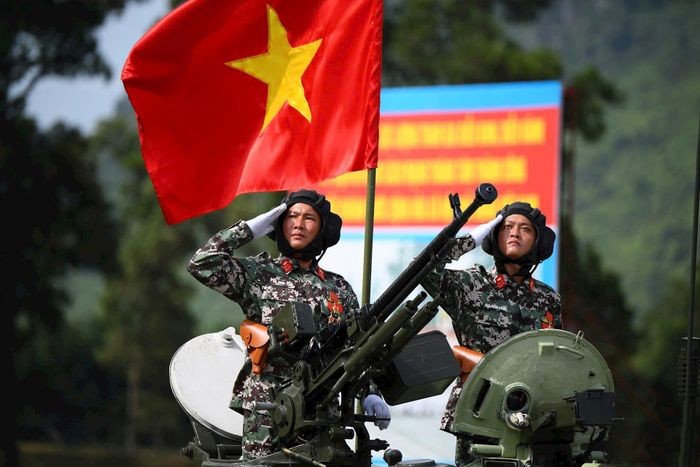 Kể từ Quốc khánh 2-9-1985, trong đội hình diễu binh mới có sự xuất hiện của khối xe pháo quân sự và xe đặc chủng công an. Kể từ Quốc khánh 2-9-1985, trong đội hình diễu binh mới có sự xuất hiện của khối xe pháo quân sự và xe đặc chủng công an.