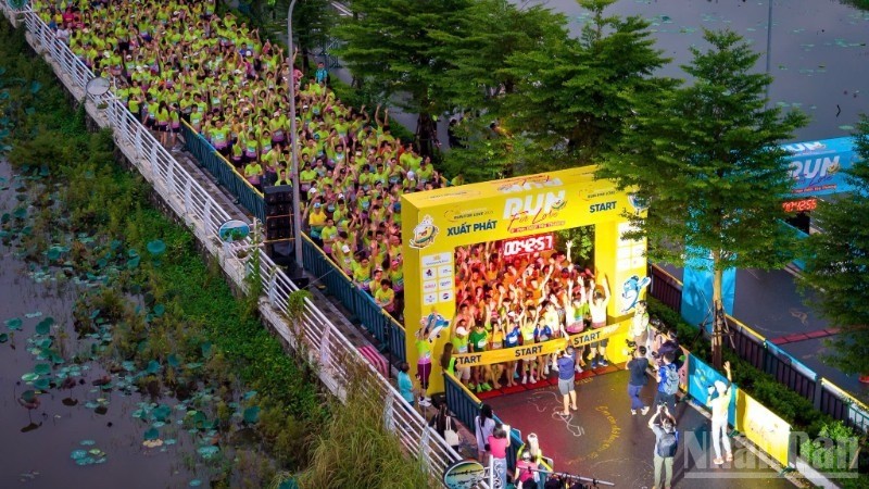 Giải chạy thường niên “Run For Love 2025” đã thu hút gần 2.000 vận động viên tham gia. chay.jpg
