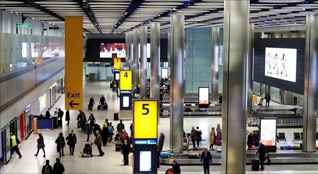 Hành khách tại sân bay Heathrow, London, Anh. san-bay-chau-au-5318.jpg
