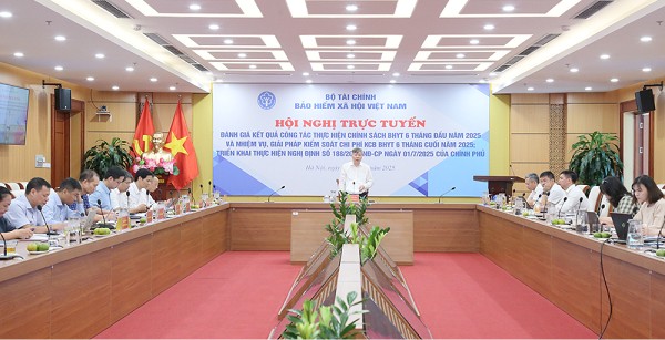 Phó Giám đốc Bảo hiểm xã hội Việt Nam Nguyễn Đức Hòa phát biểu tại hội nghị. 18-7-bao-hiem-y-te-phat-bieu-6978.jpg