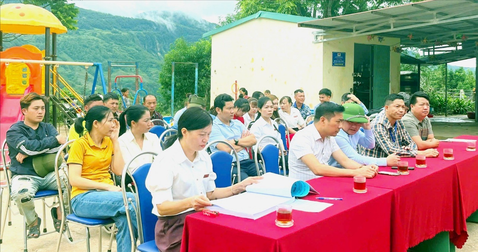 Các đại biểu dự buổi lễ. tham-gia-8410.jpg