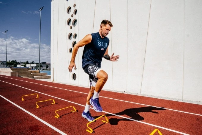 Doncic trong một bài tập rèn tốc độ vào buổi sáng.