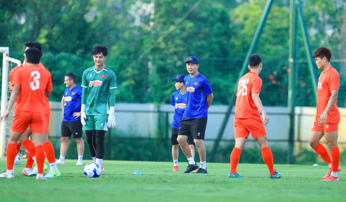 Đợt tập trung tuyển Việt Nam lần này sẽ giúp HLV Kim Sang-sik rà soát đội hình, đánh giá các nhân tố mới. Đợt tập trung tuyển Việt Nam lần này sẽ giúp HLV Kim Sang-sik rà soát đội hình, đánh giá các nhân tố mới.