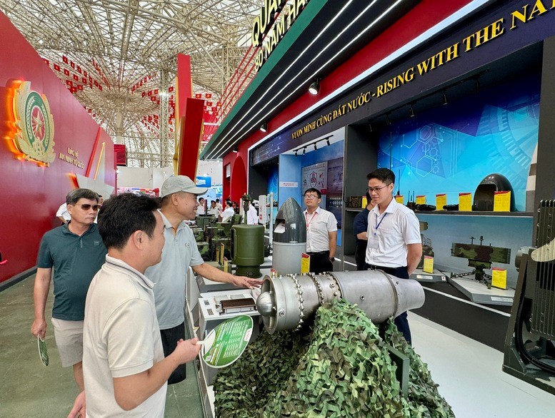 Không gian Triển lãm của Bộ Quốc phòng. Không gian Triển lãm của Bộ Quốc phòng.