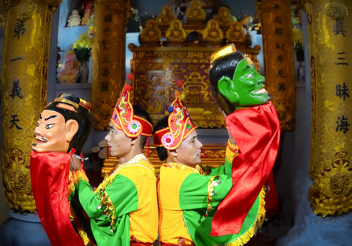 Múa rối Chầu Thánh trong Lễ hội chùa Cổ Lễ. mua-roi.jpg