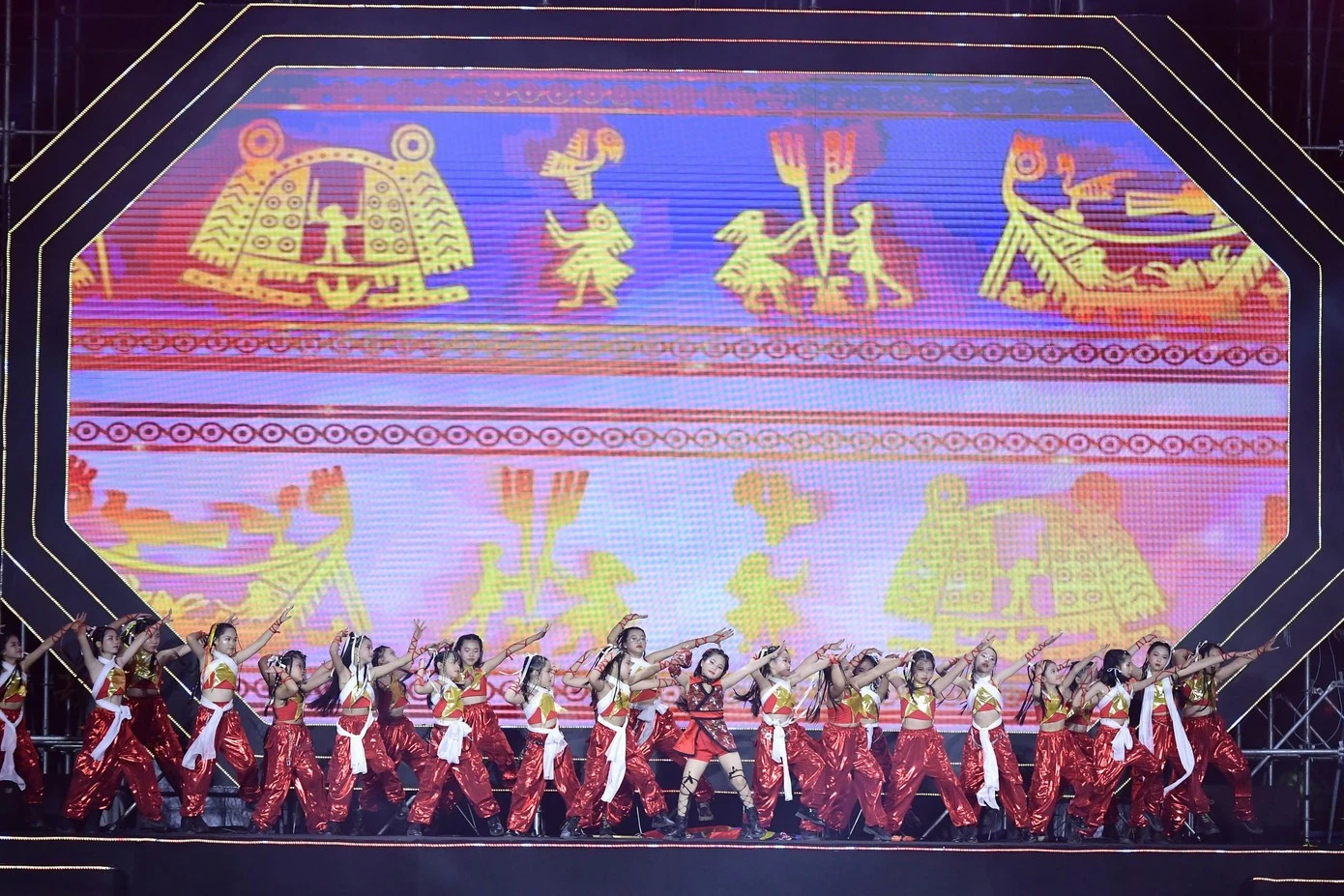 Những tiết mục văn nghệ đặc sắc tại Liên hoan.