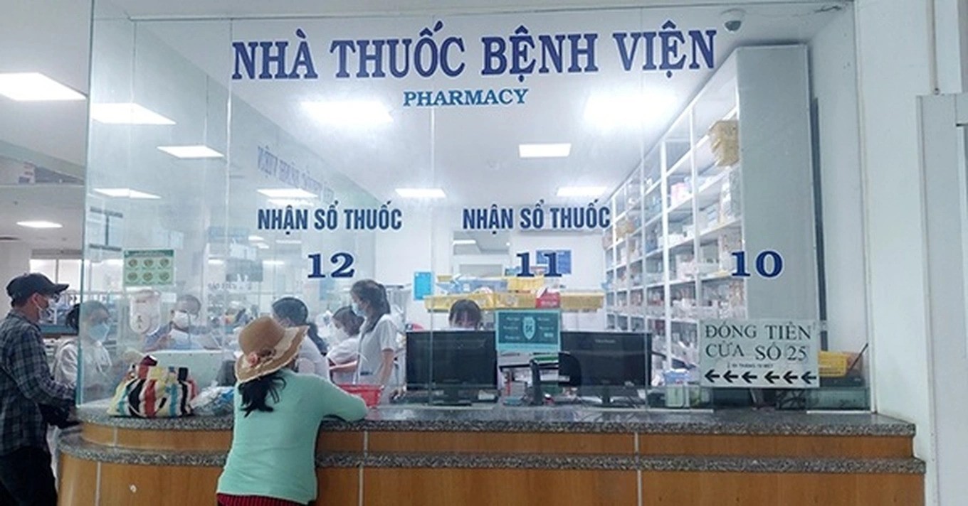 Từ tháng 9 người dân có thể nhận được thuốc tại nhà nhờ liên thông dữ liệu đơn thuốc trên VNeID (Ảnh: Chính phủ). nha-thuoc.jpg