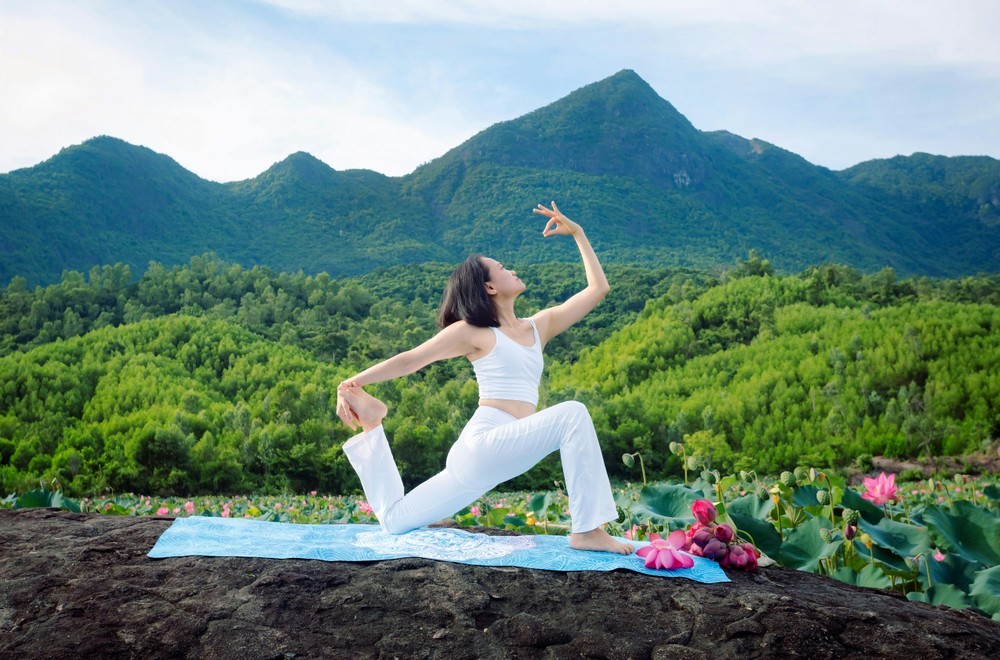 Các tour du lịch chữa lành kết hợp với liệu trình bài bản như yoga, thiền định... Các tour du lịch chữa lành kết hợp với liệu trình bài bản như yoga, thiền định...