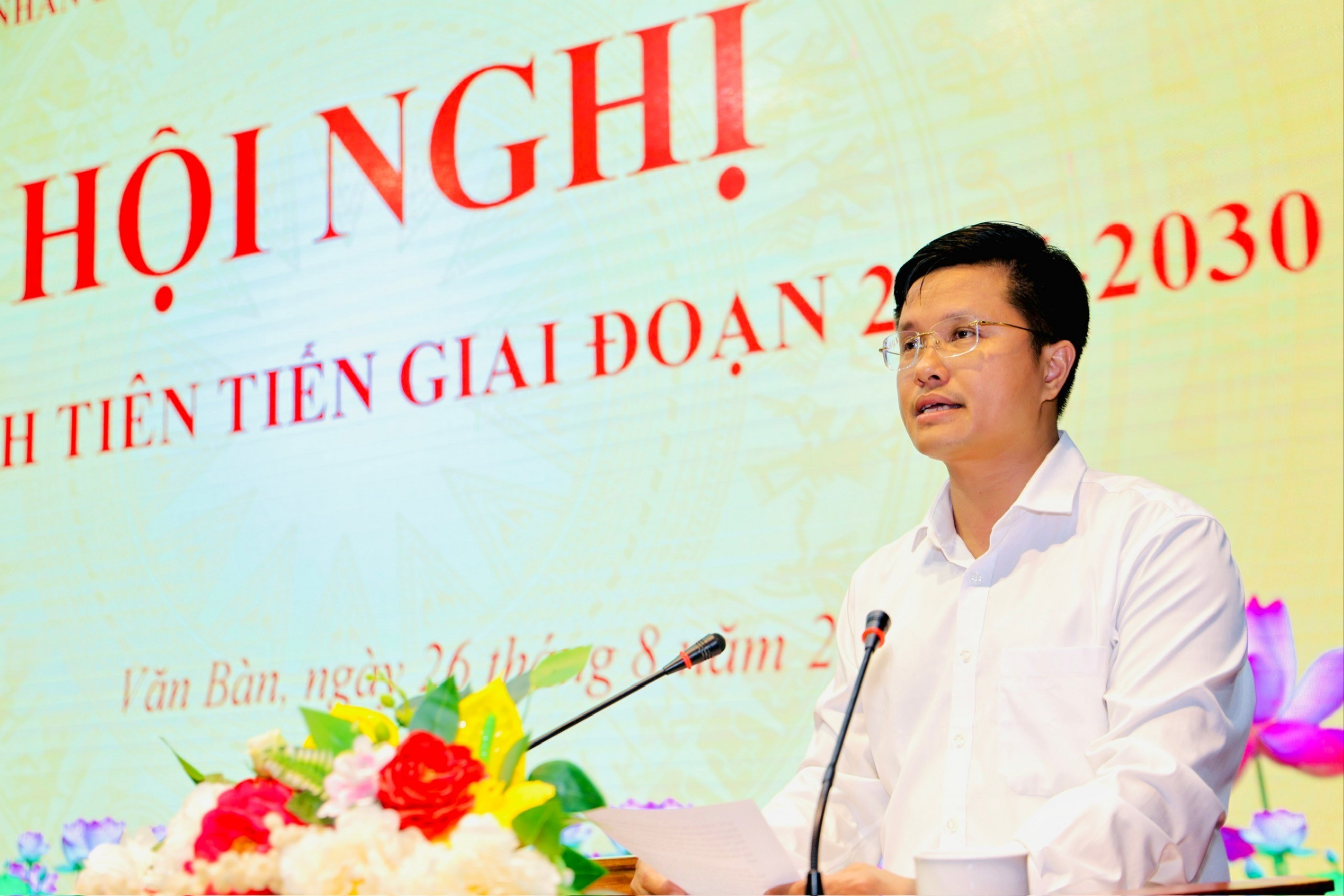 Lãnh đạo xã Văn Bàn phát động phong trào thi đua. lanh-dao-xa-phat-dong-6579.jpg