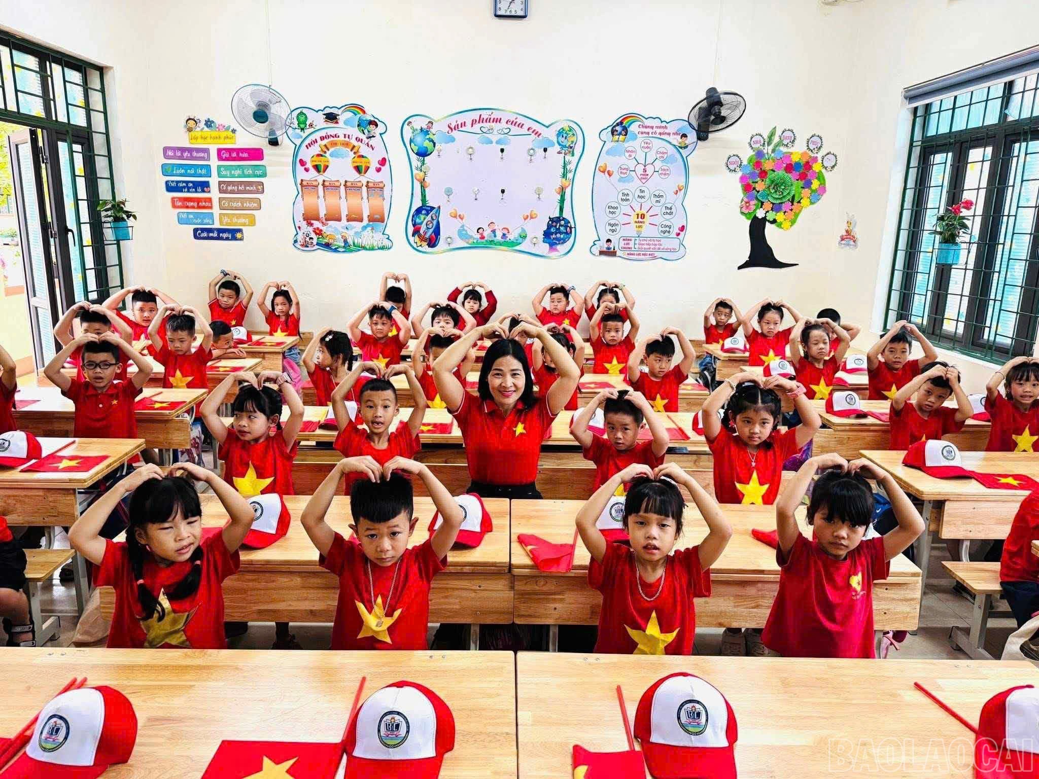 Các em học sinh Lào Cai tham gia các hoạt động vui nhộn, ý nghĩa tại lớp học. hoc-sinh-2.jpg