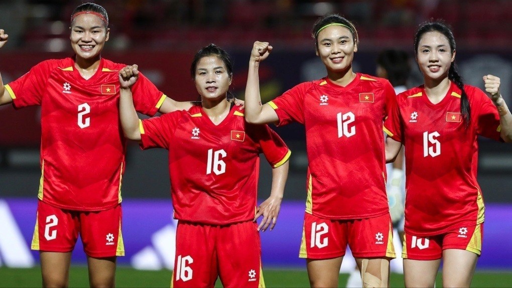 Đội tuyển nữ Việt Nam dễ dàng giành chiến thắng 6-0 trước Campuchia. vn-2009.jpg