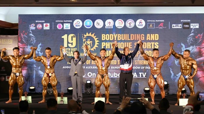 Trương Hoàng Long (giữa) giành HCV thể hình trên 85 kg nam the-hinh-3.jpg