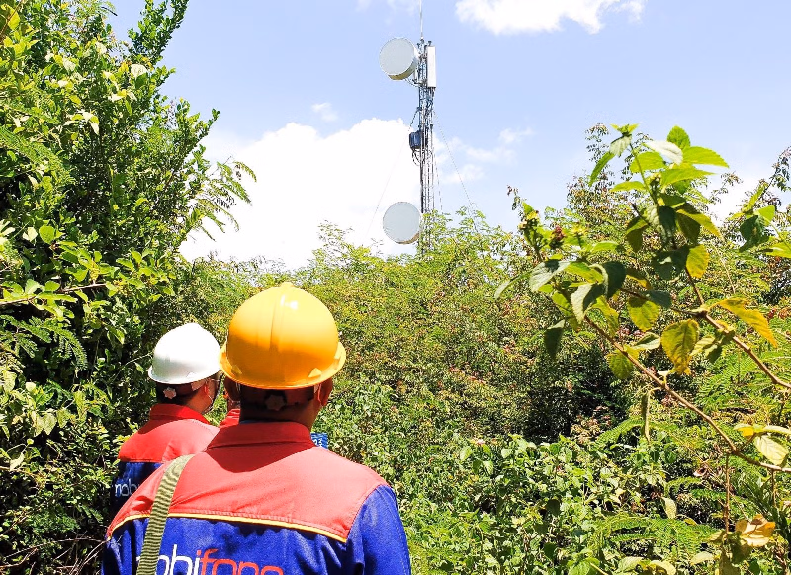 Mở rộng trạm phát sóng tới vùng sâu vùng xa.