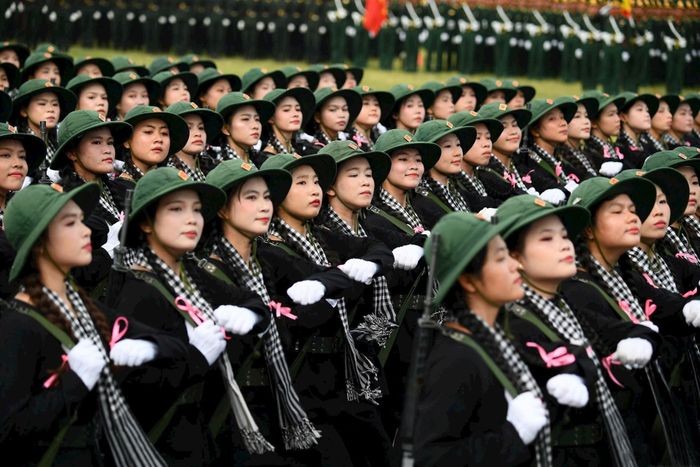 Khối nữ Du kích miền nam tham gia hợp luyện. Khối nữ Du kích miền nam tham gia hợp luyện.