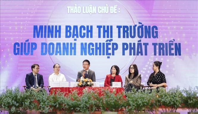 Tọa đàm thảo luận công tác quản lý và minh bạch thị trường giúp doanh nghiệp phát triển tại Hội thảo. my-pham-3.jpg