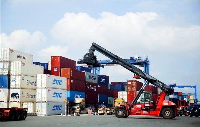 Xếp dỡ hàng hóa Container tại Tân cảng Sài Gòn. xk-viet-nam-chau-phi-6262.jpg