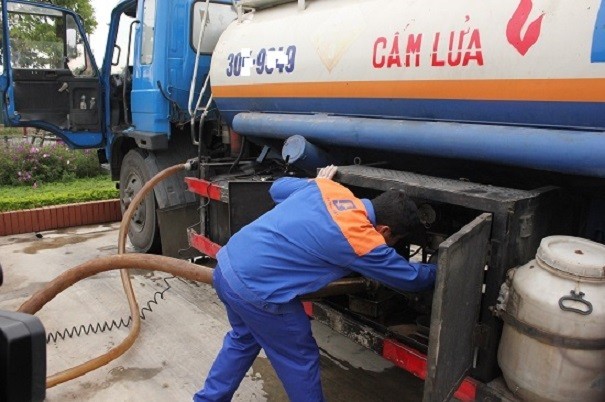 Will continue to reduce the rate of gasoline loss in business, transportation and blending. Sẽ tiếp tục giảm tỷ lệ hao hụt xăng dầu trong kinh doanh, vận chuyển, pha chế.