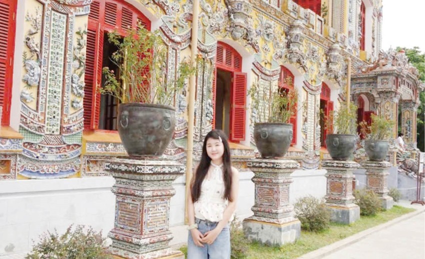 Đây là lần đầu tiên Trà My đến Cố đô Huế. gioi-tre.jpg