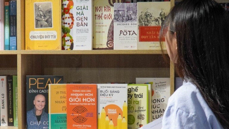 Chương trình sẽ mang tới độc giả các ấn phẩm mới xuất bản với nội dung phong phú, trải rộng trên nhiều lĩnh vực. 14-7-tu-sach1-7809.jpg