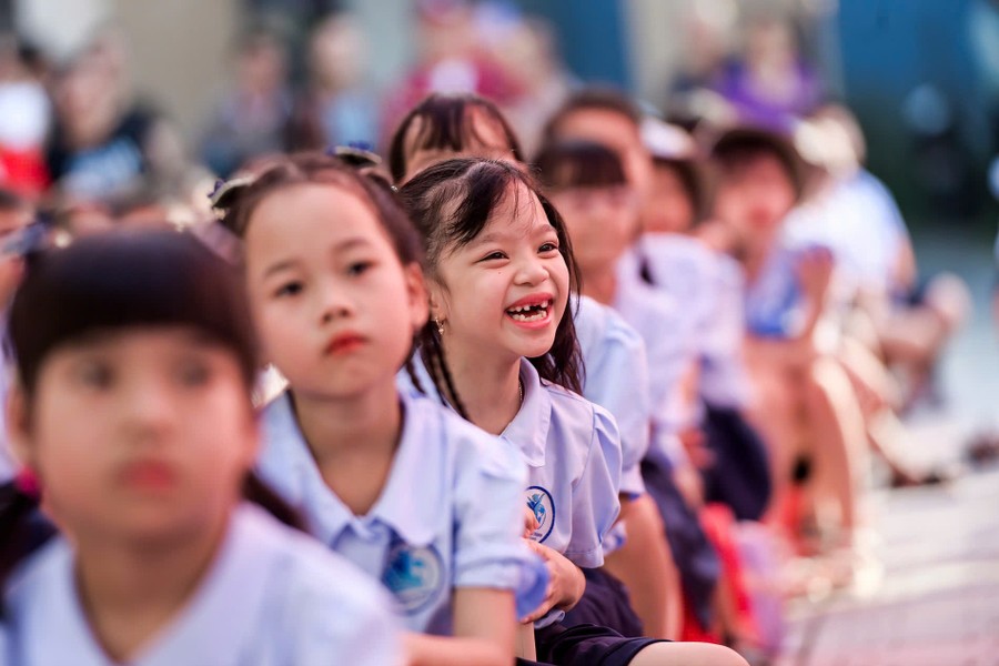 Học sinh Trường Tiểu học Nguyễn Tất Thành (Nam Định, Ninh Bình) trong ngày khai giảng năm học 2024 - 2025. Học sinh Trường Tiểu học Nguyễn Tất Thành (Nam Định, Ninh Bình) trong ngày khai giảng năm học 2024 - 2025.