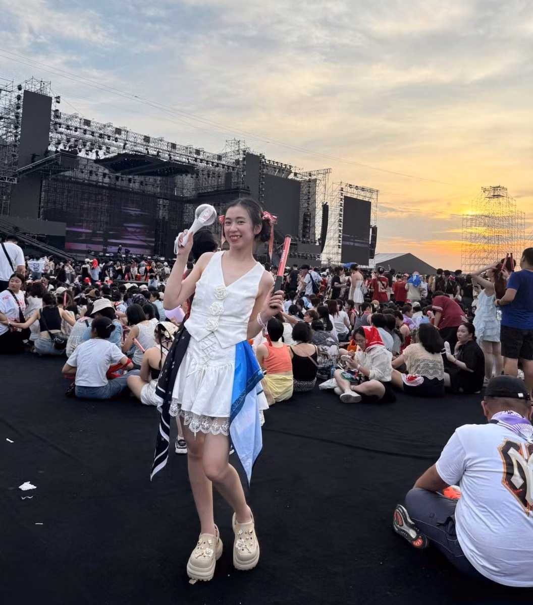 Chị Đinh Phương Thảo hào hứng "đu" concert "Anh trai vượt ngàn chông gai”.