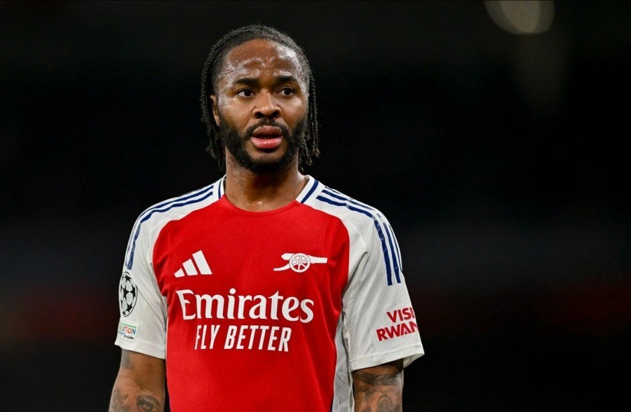 Napoli muốn mượn nhưng Chelsea lại muốn bán đứt tiền đạo cánh Raheem Sterling. napole-7605.jpg