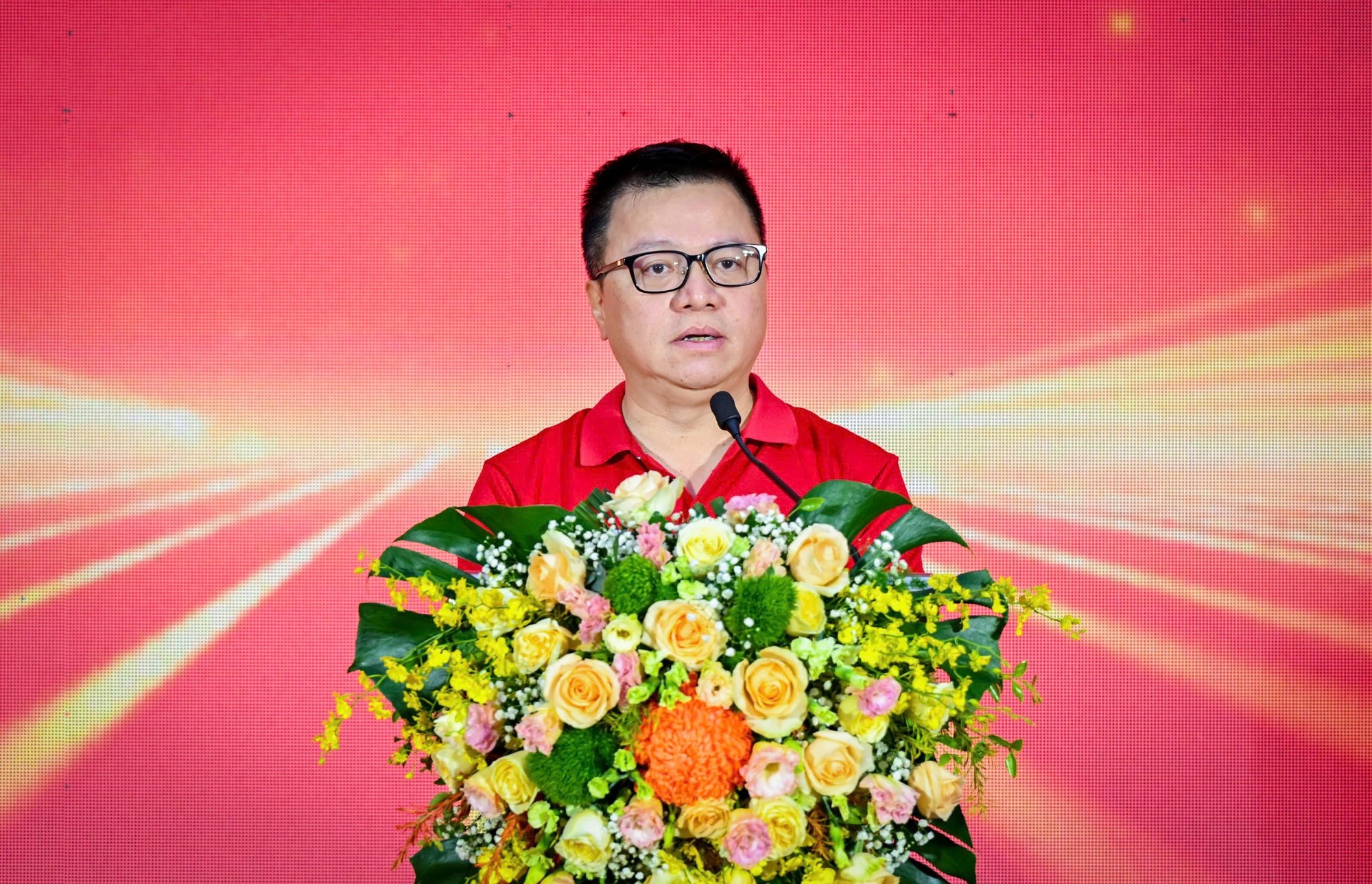 Đồng chí Lê Quốc Minh, Ủy viên Trung ương Đảng, Tổng Biên tập Báo Nhân Dân, Phó Trưởng Ban Tuyên giáo và Dân vận Trung ương, Chủ tịch Hội Nhà báo Việt Nam phát biểu tại Lễ phát động. Đồng chí Lê Quốc Minh, Ủy viên Trung ương Đảng, Tổng Biên tập Báo Nhân Dân, Phó Trưởng Ban Tuyên giáo và Dân vận Trung ương, Chủ tịch Hội Nhà báo Việt Nam phát biểu tại Lễ phát động.