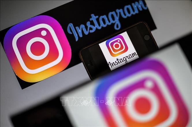 Ứng dụng Instagram được cài trên màn hình điện thoại. instagram-meta.jpg