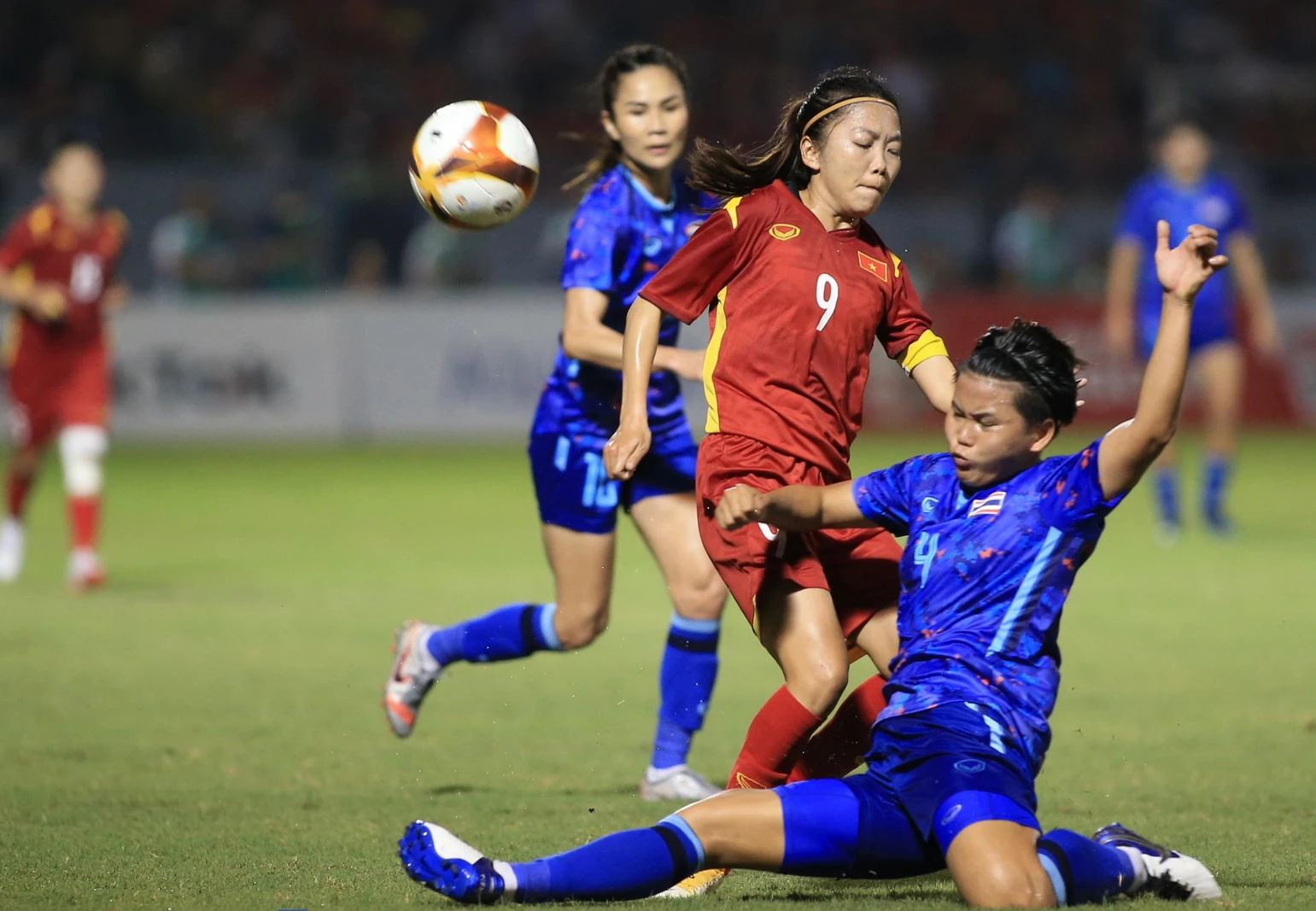 Việt Nam - Thái Lan là cặp đấu đầy duyên nợ của bóng đá Đông Nam Á.