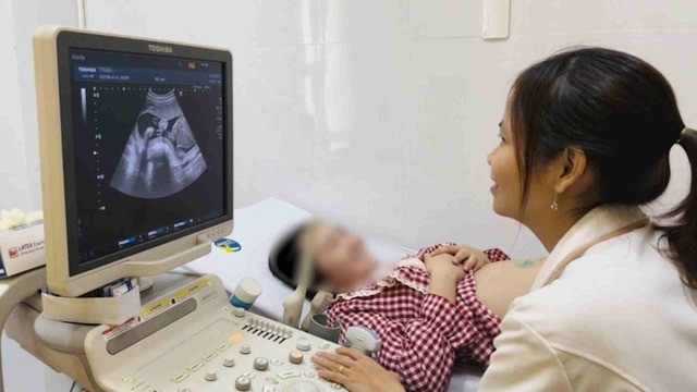 Siêu âm là công cụ nền tảng, không xâm lấn, có thể thực hiện nhiều lần trong suốt thai kỳ. kham.jpg