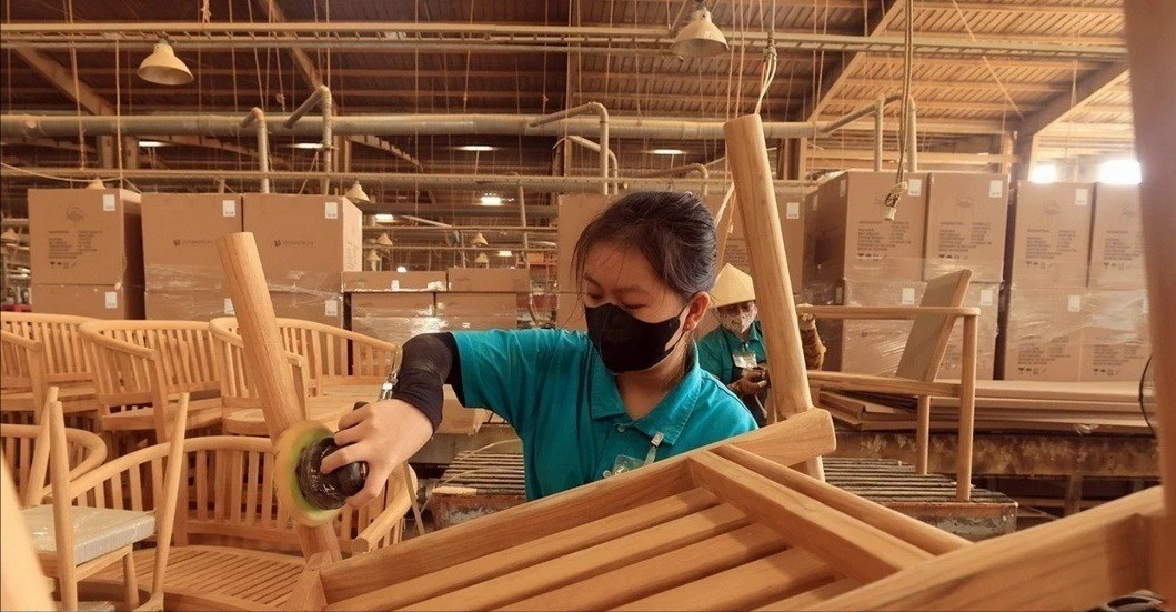 Sản xuất ghế xuất khẩu. 12-7-xk-go-tieu-de-2035.jpg