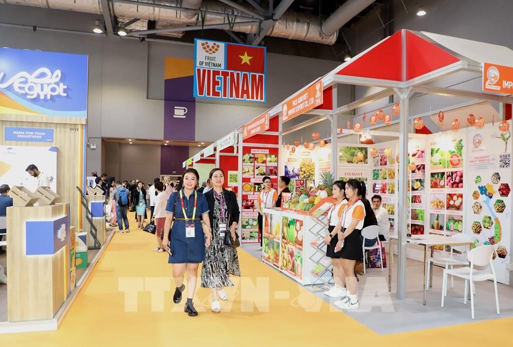 Khu trưng bày của các doanh nghiệp Việt Nam tham dự hội chợ. trien-lam-1.jpg