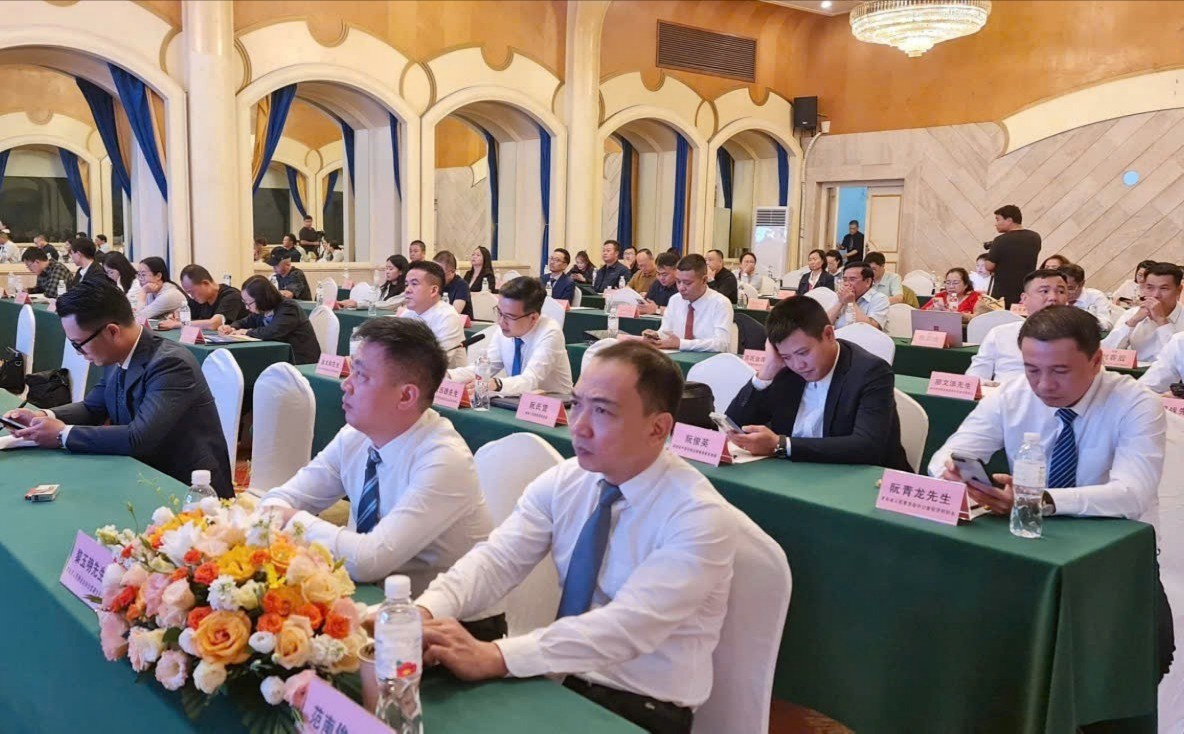 Đại biểu, doanh nghiệp tham dự hội nghị. dai-bieu-2548.jpg