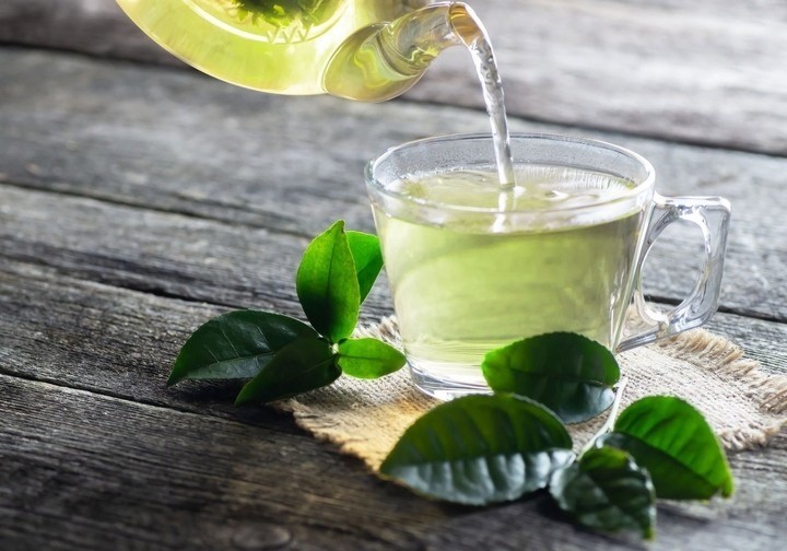緑茶は、数え切れないほどの健康効果を持つ、爽やかで栄養価の高い飲み物として知られています。 16-7-che-xanh-6834.jpg