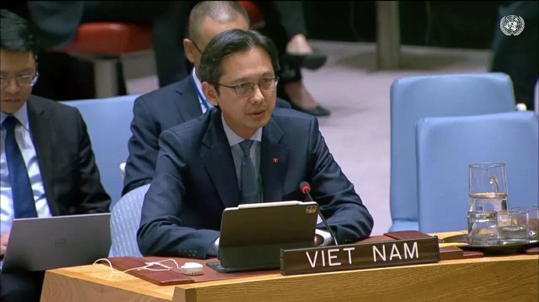 Đại sứ Đỗ Hùng Việt - Trưởng Phái đoàn thường trực Việt Nam tại Liên Hợp Quốc phát biểu tại Phiên thảo luận. lhq.jpg