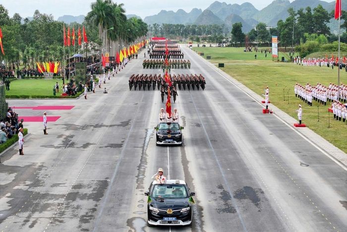 Khối xe chỉ huy - Tổ Công an kỳ của lực lượng Công an. Khối xe chỉ huy - Tổ Công an kỳ của lực lượng Công an.