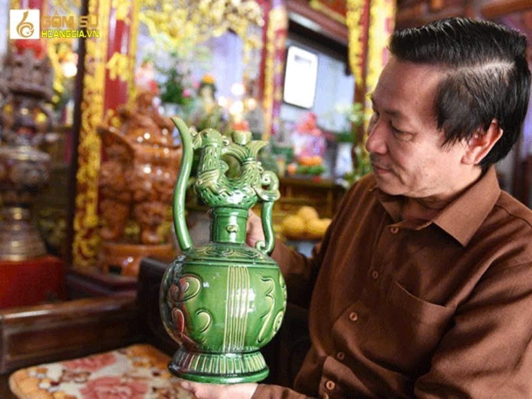 Nghệ nhân nhân dân Trần Độ, "phù thủy men gốm" của làng Bát Tràng. Nghệ nhân nhân dân Trần Độ, "phù thủy men gốm" của làng Bát Tràng.