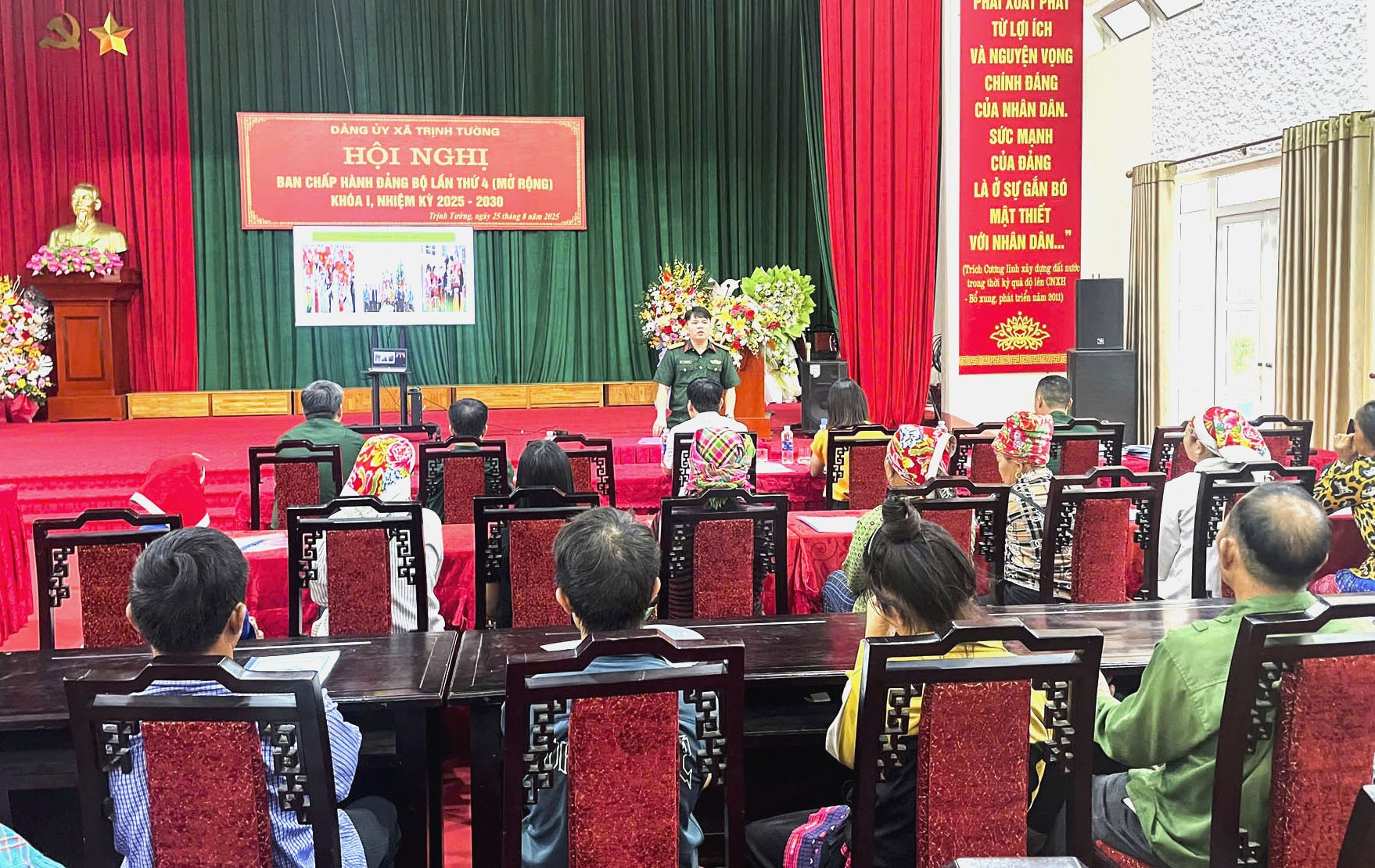 Quang cảnh buổi tập huấn. quang-canh-buoi-tap-huan-8966.jpg