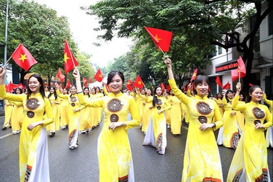 Các ngày kỷ niệm lớn trở thành một “đòn bẩy” thu hút du khách đến du lịch Thủ đô Hà Nội ngay cả trong những mùa thấp điểm. du-lich.jpg