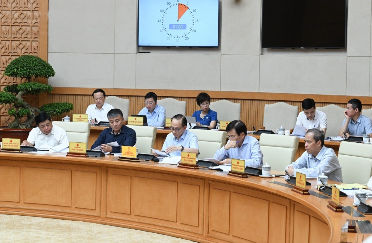 Các đại biểu dự phiên họp. tt-phat-bieu-3.jpg