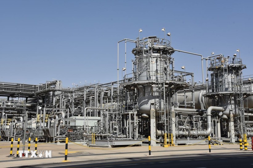 Nhà máy lọc dầu ở Dammam, Saudi Arabia. 16-7-opec.jpg