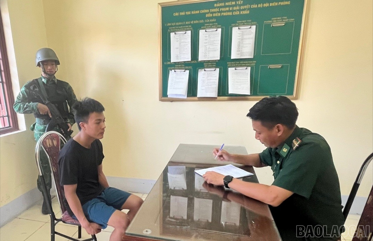 Đối tượng Lý Văn Táp tại Đồn Biên phòng Cửa khẩu quốc tế Lào Cai. baolaocai-br_lay-loi-khai-doi-tuong-dua-nguoi-vuot-bien-gioi-vao-lanh-tho-viet-nam-2403.jpg