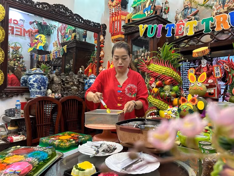 Mỗi dịp trung thu, chị Hằng nhận được nhiều đơn đặt bánh thạch để bày trong mâm cỗ cho thiếu nhi.