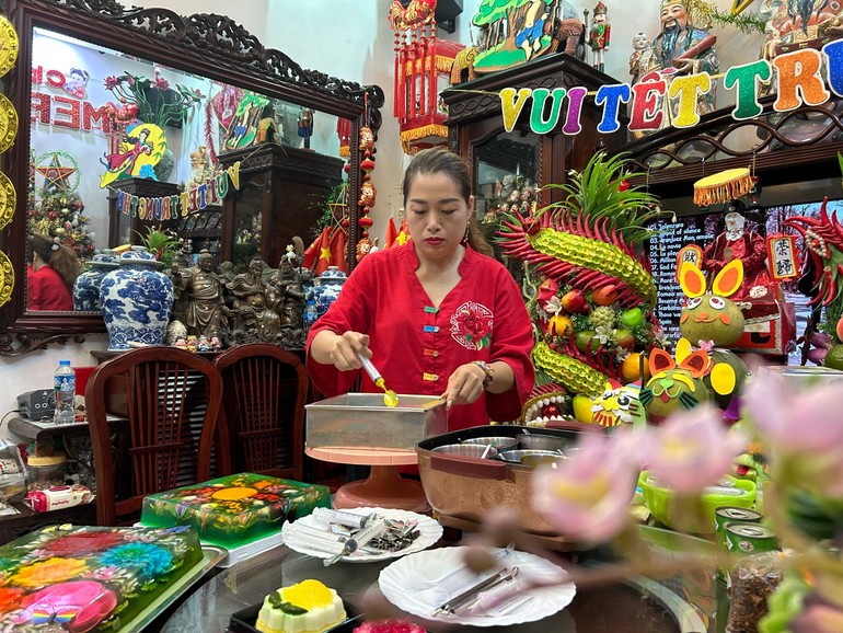 Mỗi dịp trung thu, chị Hằng nhận được nhiều đơn đặt bánh thạch để bày trong mâm cỗ cho thiếu nhi.