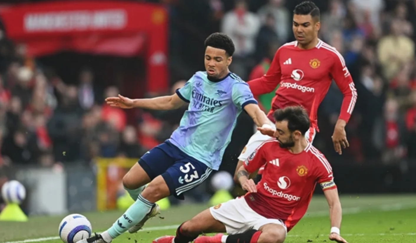 Trận đại chiến giữa MU và Arsenal hứa hẹn sẽ rất quyết liệt. Trận đại chiến giữa MU và Arsenal hứa hẹn sẽ rất quyết liệt.